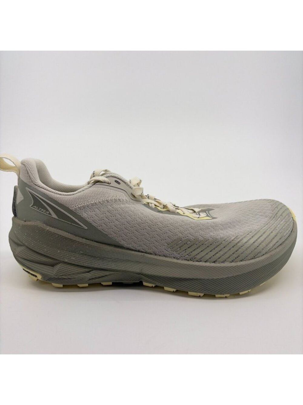 Altra Experience Wild 2 Womens Size 8 Gray Green Athletic Running Shoes Sneakers